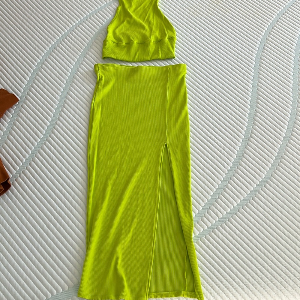 lulus 2 piece set - Racer Back Top & Midi Skirt with Slit